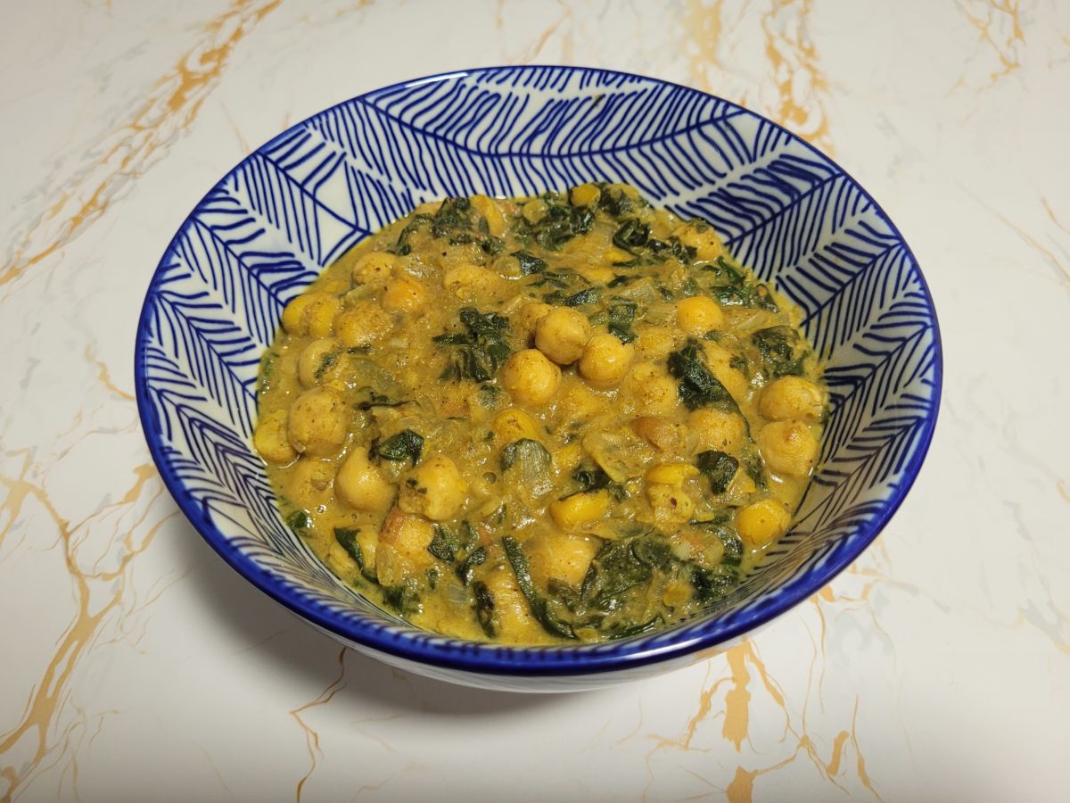 Creamy Healthy Chickpea Spinach Curry Chana Palak Masala 